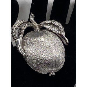 Jewelry Vintage Sarah Coventry brooch/earrings set